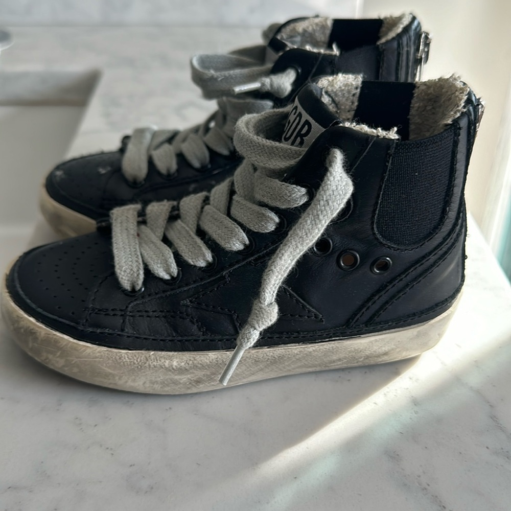 Size 25 Toddler Golden Goose sneakers Like New